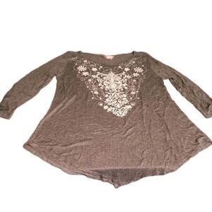 SJS Gray Long Sleeve Asymmetrical Lightweight Tee Sz S Floral Embroidery &Jewels